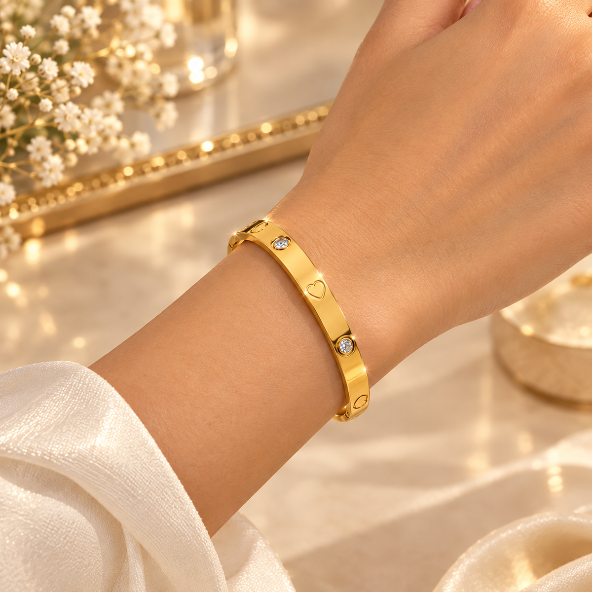 Heart Bangle with zircons